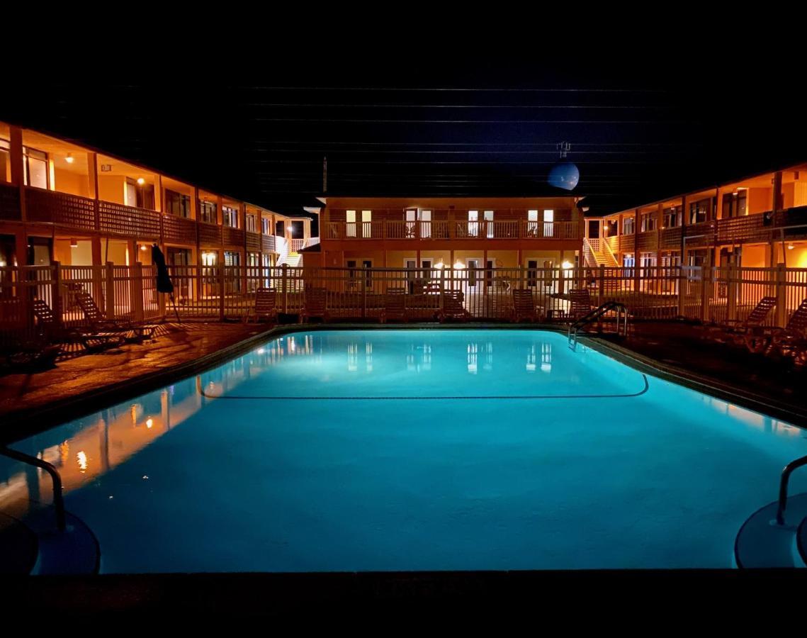 Buccaneer Inn セントジョージ島 エクステリア 写真